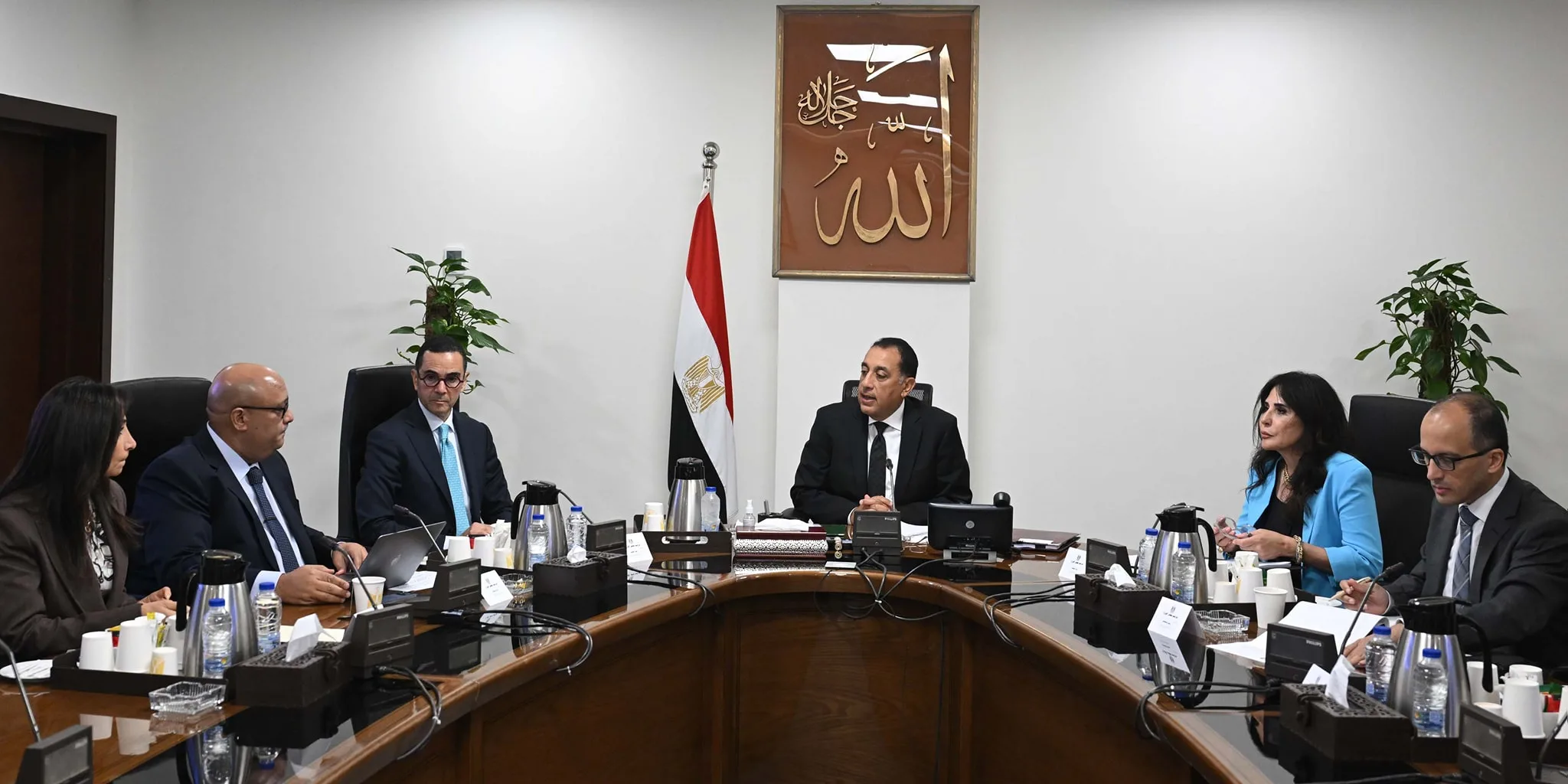 رئيس الوزراء يراقب مجهودات تعزيز الاستثمار في قطاع الذهب