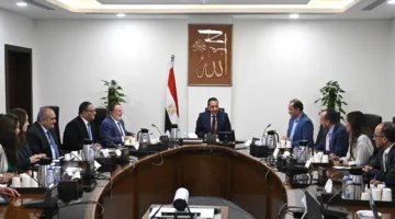 رئيس الوزراء يراقب مساعي تقليص الدين العام بنسبة من الناتج المحلي