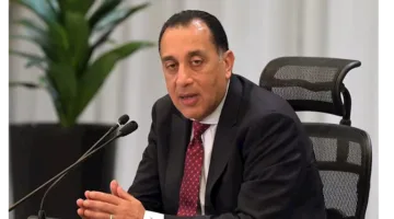 رئيس الوزراء يناقش مع رئيس “المنطقة الاقتصادية لقناة السويس” مواضيع العمل.