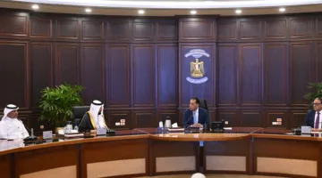 رئيس الوزراء يناقش مع مجموعة “سمو القابضة” السعودية استراتيجيات الاستثمار في مصر.