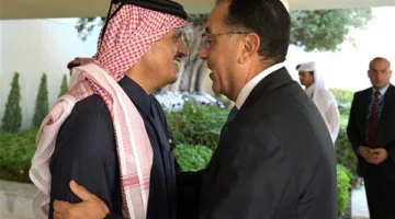 رئيس الوزراء يناقش مع نظيره القطري تعزيز التعاون في الاستثمارات المشتركة
