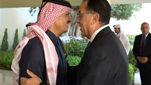 رئيس الوزراء يناقش مع نظيره القطري تعزيز التعاون في الاستثمارات المشتركة رئيس الوزراء يناقش مع نظيره القطري تعزيز التعاون في الاستثمارات المشتركة