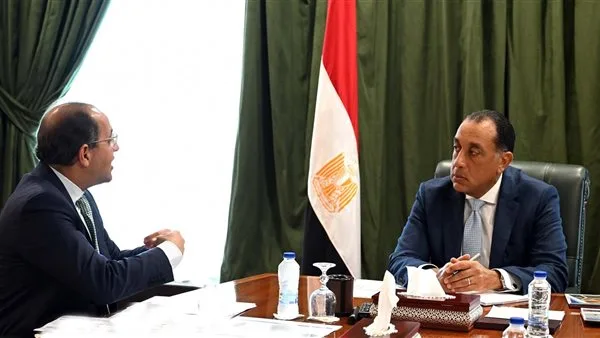 رئيس الوزراء يناقش مع وزير المالية وضع سداد المستحقات المتأخرة للمصدرين.