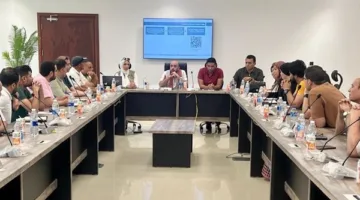 رئيس مدينة المنصورة الجديدة يلتقي بالساكنين للاستماع إلى احتياجاتهم وأفكارهم