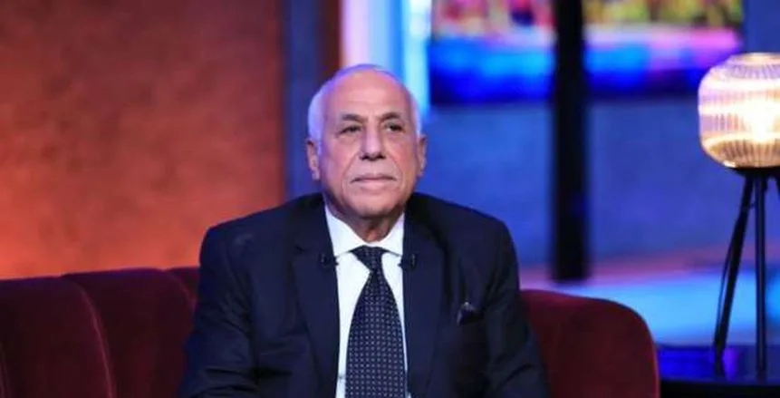 رئيس نادي الزمالك يقوم بزيارة الكابتن حسن شحاتة في المستشفى رئيس نادي الزمالك يقوم بزيارة الكابتن حسن شحاتة في المستشفى