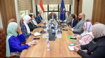 رئيس هيئة الدواء يسلط الضوء على التجربة المصرية في صناعة الأدوية بالتعاون مع “إنفورما”