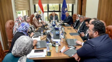رئيس هيئة الدواء يناقش مع “القابضة للأدوية” سُبل تعزيز الصناعة المحلية