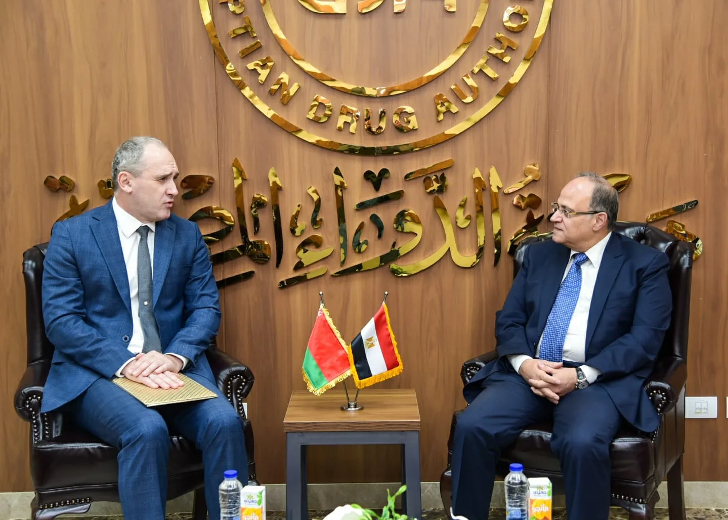رئيس هيئة الدواء يناقش مع سفير بيلاروسيا إمكانية توسيع الوصول إلى الأسواق العالمية. رئيس هيئة الدواء يناقش مع سفير بيلاروسيا إمكانية توسيع الوصول إلى الأسواق العالمية.