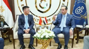 رئيس هيئة الرعاية الصحية يجتمع بالنائب الأول لرئيس شركة هواوي العالمية والرئيس التنفيذي للقطاع العام.