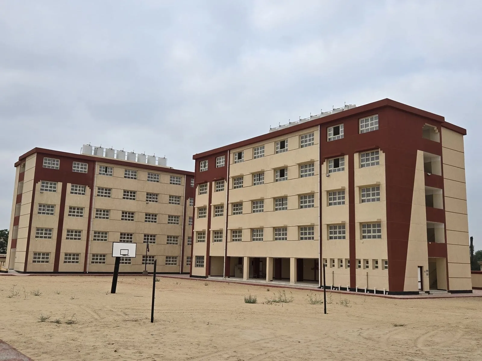 رئيس هيئة النوبارية الجديدة يعلن عن اكتمال بناء مدرسة جديدة في حي “ابني بيتك” بالمدينة. رئيس هيئة النوبارية الجديدة يعلن عن اكتمال بناء مدرسة جديدة في حي “ابني بيتك” بالمدينة.