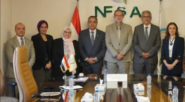 رئيس هيئة سلامة الغذاء يستقبل وفدًا من كلية التعليم المستمر في الجامعة الأمريكية بالقاهرة