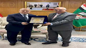 رئيسا النيابة الإدارية والنيابة العامة يؤكدان تعزيز التعاون القضائي والشراكة الفعالة.