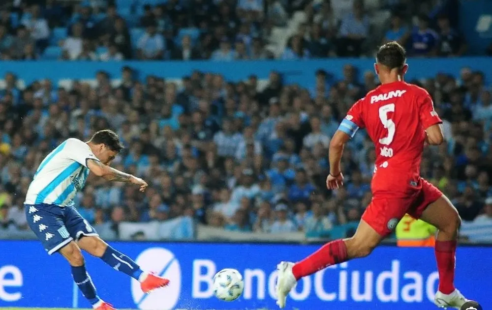 راسينغ يحقق الفوز على بيلجرانو في الدوري الأرجنتيني راسينغ يحقق الفوز على بيلجرانو في الدوري الأرجنتيني