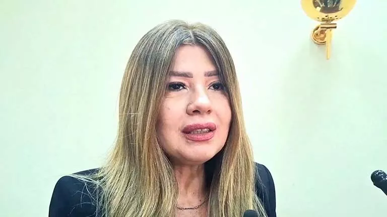 رانيا فريد شوقي: والدي أعاد صياغة قواعد الفن.. والضحك هو رسالة إنسانية – فيديو رانيا فريد شوقي: والدي أعاد صياغة قواعد الفن.. والضحك هو رسالة إنسانية – فيديو