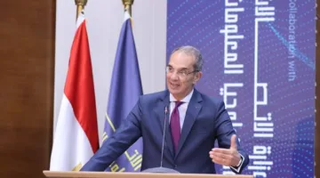 ربط 4.2 مليون مسكن بشبكات الألياف الضوئية.. قضايا هامة أمام وزير الاتصالات