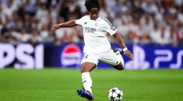 رسالة مبطنة.. أنشيلوتي يشجع إندريك على ترك ريال مدريد