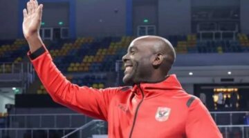 رسمياً.. الأهلي يُعلن عن إعادة ديفيد ديفيز لتولي تدريب فريق اليد