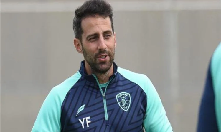 رسمياً.. الزمالك يعلن تعاقده مع المدرب البلجيكي “يانيك فيريرا” لتدريب الفريق. رسمياً.. الزمالك يعلن تعاقده مع المدرب البلجيكي “يانيك فيريرا” لتدريب الفريق.