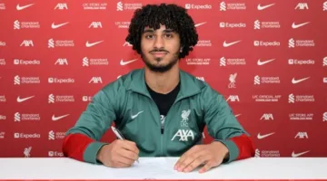 رسميًا.. ليفربول يتعاقد مع نجم مصري شاب