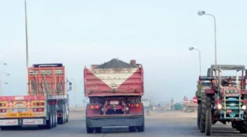 «ركاب في الصندوق».. تسجيل 400 ألف مخالفة لسيارات النقل الثقيل خلال 6 أشهر