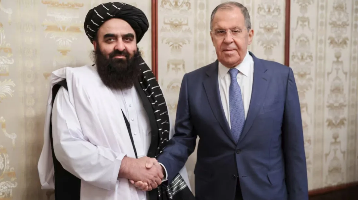 روسيا تعلن اعترافها الرسمي بحكومة طالبان في أفغانستان.