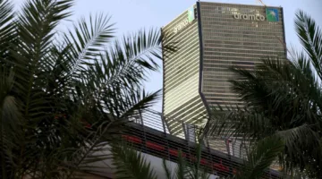 رويترز: «أرامكو» السعودية تفكر في بيع محطات الطاقة مقابل 4 مليارات دولار