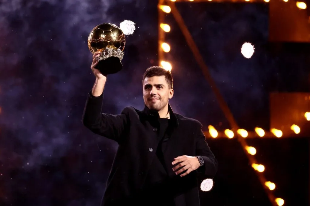 ريال مدريد يتراجع عن التعاقد مع رودري بسبب لاعب شاب لديه.