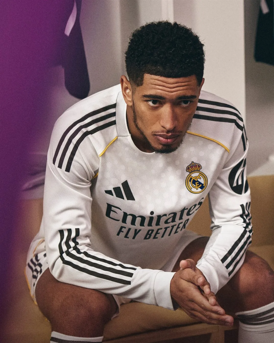 ريال مدريد يتفوق على برشلونة في منافسة إيرادات بيع قمصان الموسم الجديد ريال مدريد يتفوق على برشلونة في منافسة إيرادات بيع قمصان الموسم الجديد
