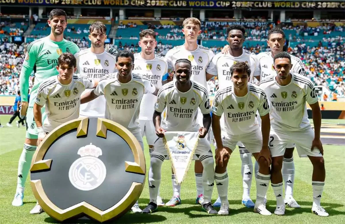 ريال مدريد يحدد قيمة لاعبه بعد تألقه في مونديال الأندية ريال مدريد يحدد قيمة لاعبه بعد تألقه في مونديال الأندية