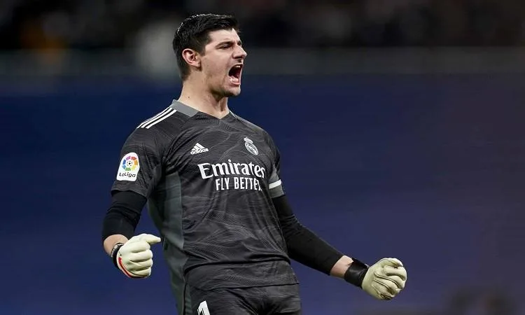ريال مدريد يمدد عقد حارس مرماه كورتوا حتى 2027 ريال مدريد يمدد عقد حارس مرماه كورتوا حتى 2027