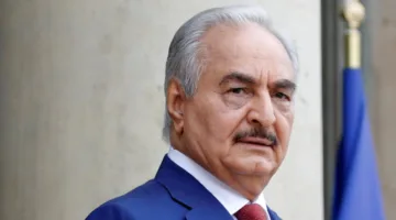 حفتر يدعو الشركات اليونانية للمشاركة في المشاريع التنموية داخل ليبيا