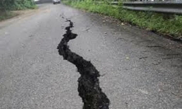 زلزال بقوة 4.4 درجة ي hit جزيرة في جنوب غرب اليابان زلزال بقوة 4.4 درجة ي hit جزيرة في جنوب غرب اليابان