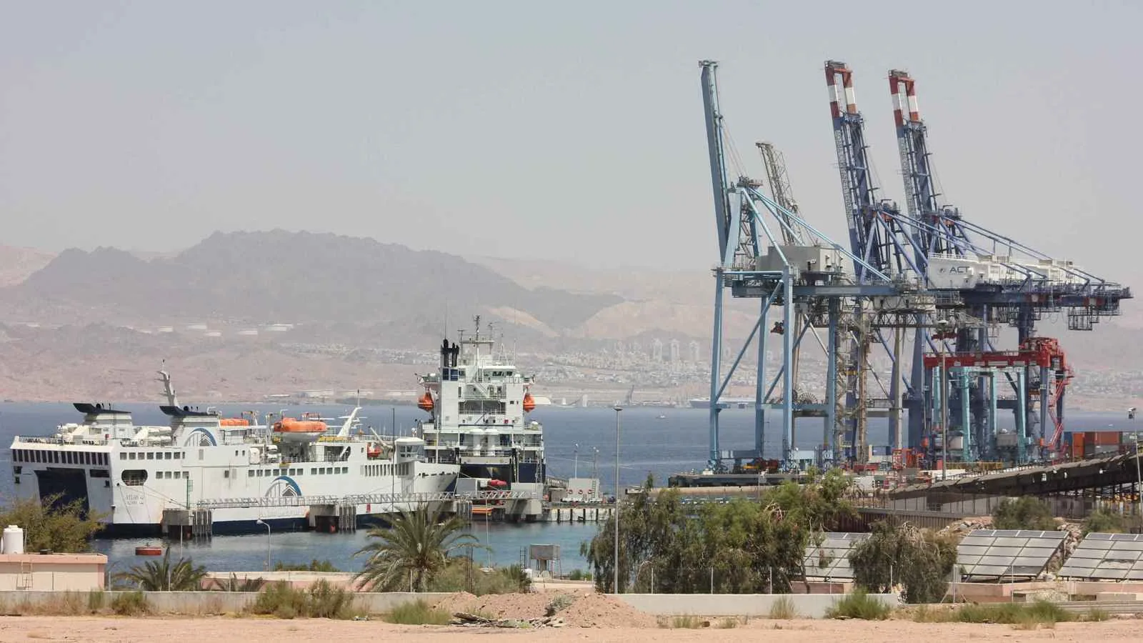 زيادة الاستثمار الأجنبي في الأردن بنسبة 14.3% خلال الربع الأول من 2025 زيادة الاستثمار الأجنبي في الأردن بنسبة 14.3% خلال الربع الأول من 2025