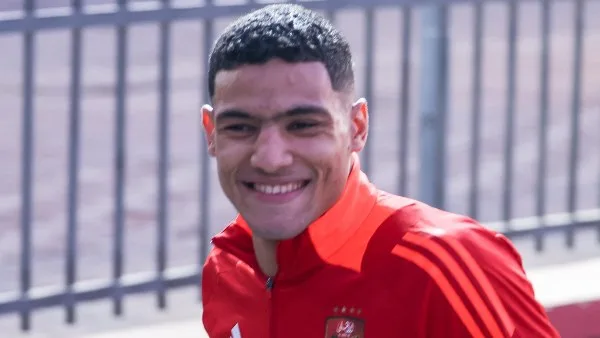 زيد يعبر عن شكره لمصطفى العش بعد انتقاله النهائي إلى الأهلي