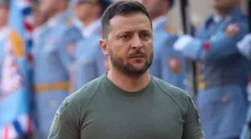 زيلينسكي: روسيا شنت هجومًا بـ330 صاروخًا وطائرة مسيرة