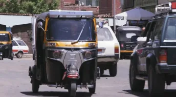 سائق توك توك يتعرض للطعن بسبب أحقية المرور!