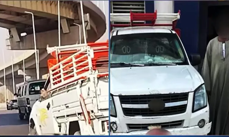 سائق سيارة ربع نقل يقف قدميه على نافذة السيارة أثناء قيادتها على “الدائري” سائق سيارة ربع نقل يقف قدميه على نافذة السيارة أثناء قيادتها على “الدائري”