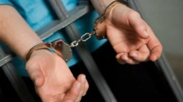 سائق يقود سيارته نحو امرأة ويتسبب في وفاتها في منطقة بدر، وحكم بحبسه
