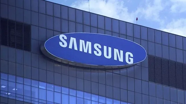سامسونج تتوقع انخفاضاً بنسبة 55.9% في أرباحها التشغيلية للربع الثاني نتيجة تراجع نشاط الرقائق وقيود أمريكية سامسونج تتوقع انخفاضاً بنسبة 55.9% في أرباحها التشغيلية للربع الثاني نتيجة تراجع نشاط الرقائق وقيود أمريكية