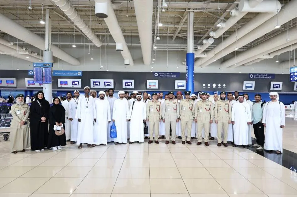سبعون من شرطة دبي يؤدون العمرة في الفوج العشرين
