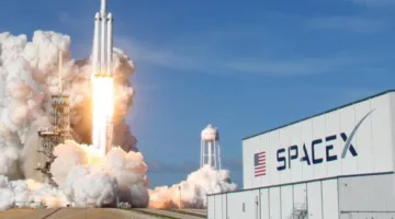 “سبيس إكس” تقوم بإرسال 28 قمرًا صناعيًا جديدًا إلى المدار.