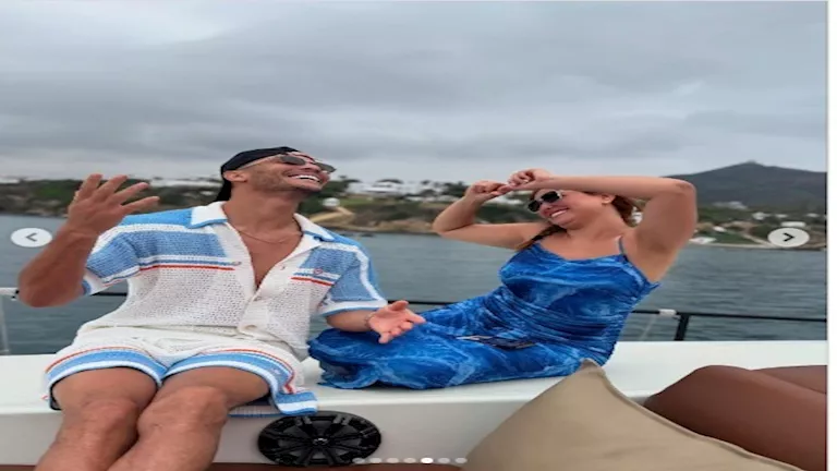 ست صور لأشرف داري وزوجته أثناء إجازتهما على اليخت ست صور لأشرف داري وزوجته أثناء إجازتهما على اليخت