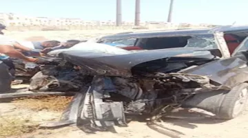 ستة جرحى جراء حادث تصادم بين سيارتين خاصتين على طريق السخنة