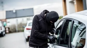 سرقة وتخريب سيارات خلال حفل زفاف في الأقصر