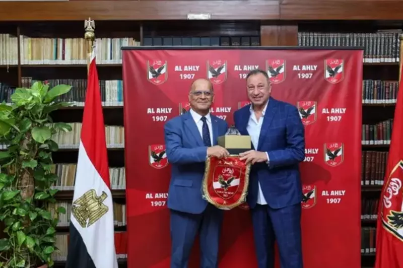 سفير تونس يثني على الأهلي بعد معسكر الموسم الجديد ويعزز السياحة في مدينة طبرقة. سفير تونس يثني على الأهلي بعد معسكر الموسم الجديد ويعزز السياحة في مدينة طبرقة.