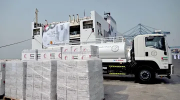 سفينة ‘خليفة الإنسانية’ تشرع في رحلتها من الإمارات محملة بالمساعدات العاجلة إلى غزة