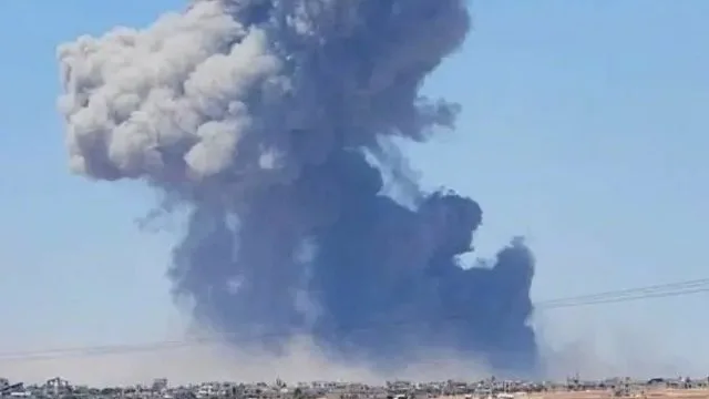 سقوط 6 قتلى و70 جريحًا جراء انفجار في ريف إدلب بسوريا (فيديو) سقوط 6 قتلى و70 جريحًا جراء انفجار في ريف إدلب بسوريا (فيديو)