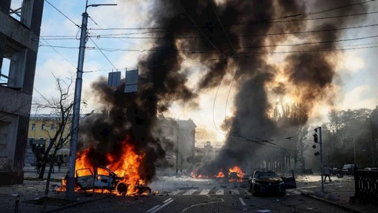 سلطات كييف: هجوم مكثف بالطائرات بدون طيار من روسيا على العاصمة سلطات كييف: هجوم مكثف بالطائرات بدون طيار من روسيا على العاصمة