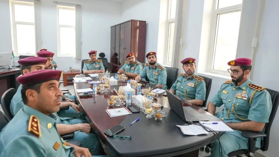 سلطان بن عبد الله يثني على التحسينات الرقمية في مراكز الشرطة سلطان بن عبد الله يثني على التحسينات الرقمية في مراكز الشرطة