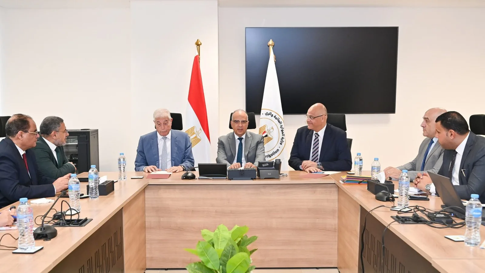 سويلم يستقبل مستشار رئيس الجمهورية للتنمية المحلية ومحافظ القليوبية لبحث تطوير الكورنيش في المحافظة سويلم يستقبل مستشار رئيس الجمهورية للتنمية المحلية ومحافظ القليوبية لبحث تطوير الكورنيش في المحافظة